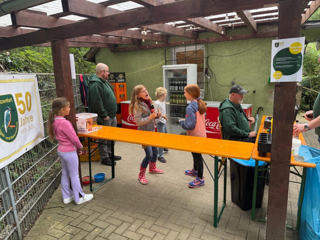 Jugendgruppe der Vogel- und Naturschutzgemeinschaft beim Zwitscherfest