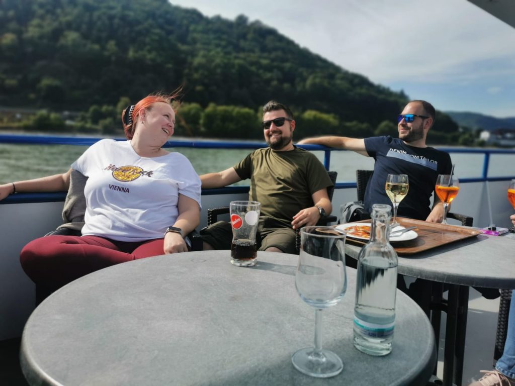 Gruppe der Vogel- und Naturschutzgemeinschaft Katzenfurt e.V. auf der Schiffsfahrt zur Loreley