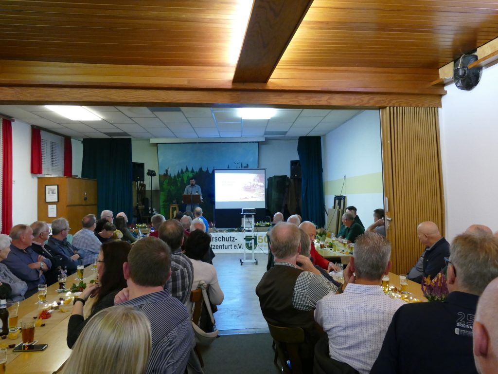 Präsentation zeigt Geschichte der Gemeinschaft in Bildern