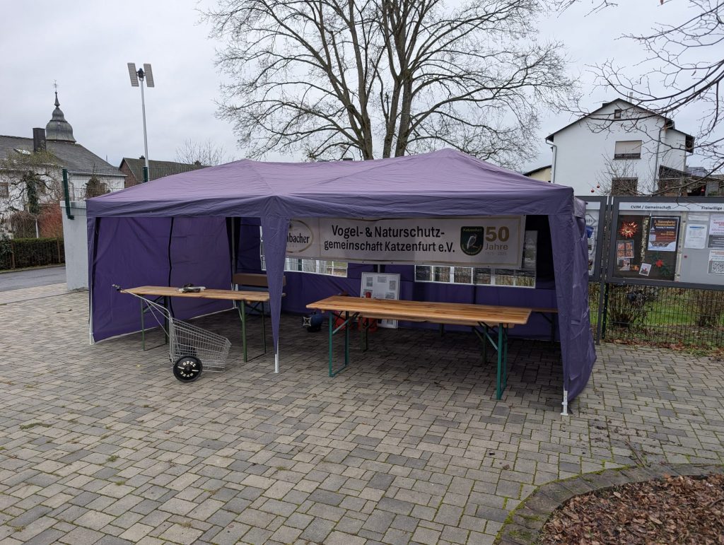 Adventsmarkt Katzenfurt größerer Stand der Vogel- und Naturschutzgemeinschaft e.V.