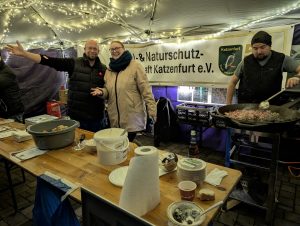 Adventsmarkt Katzenfurt mit Stand der Vogel- und Naturschutzgemeinschaft