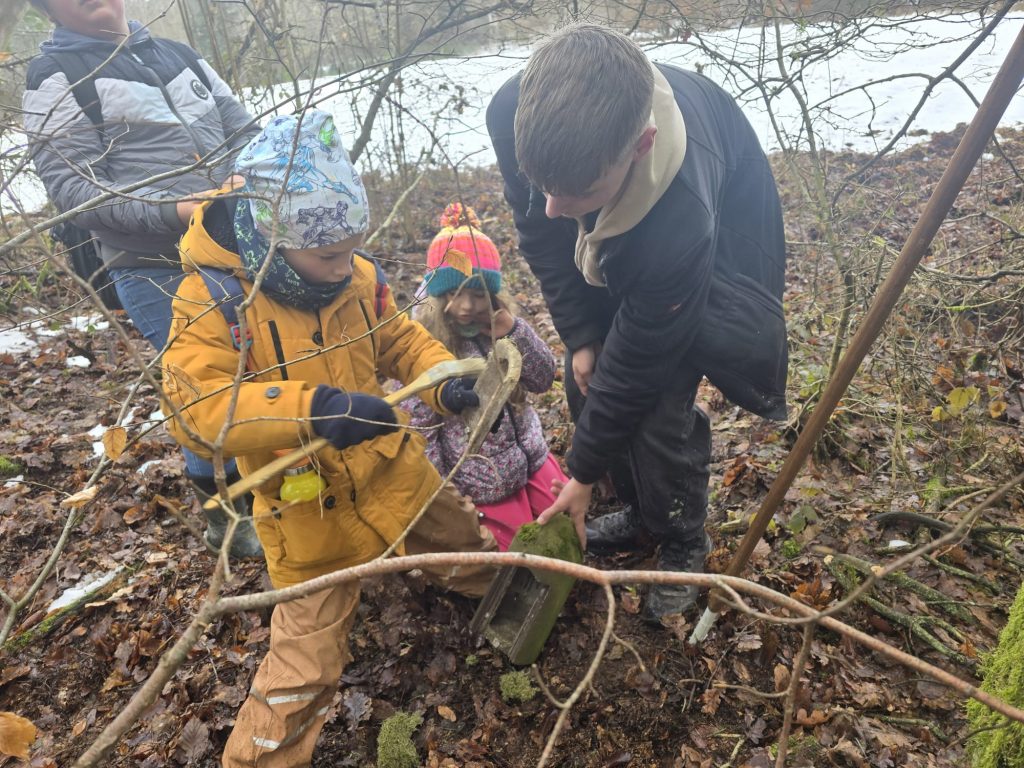 Saubere Nistkästen nach gemeinsamer Aktion der Eisvögel