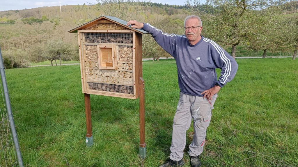 Arbeitseinsatz Insektenhotel Aufbau Streuobstwiese Kampenoh